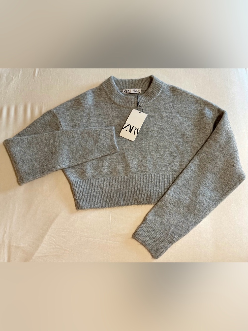 Zara Light Gray Cropped Crew Neck Sweater